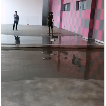 水泥自流平地坪施工